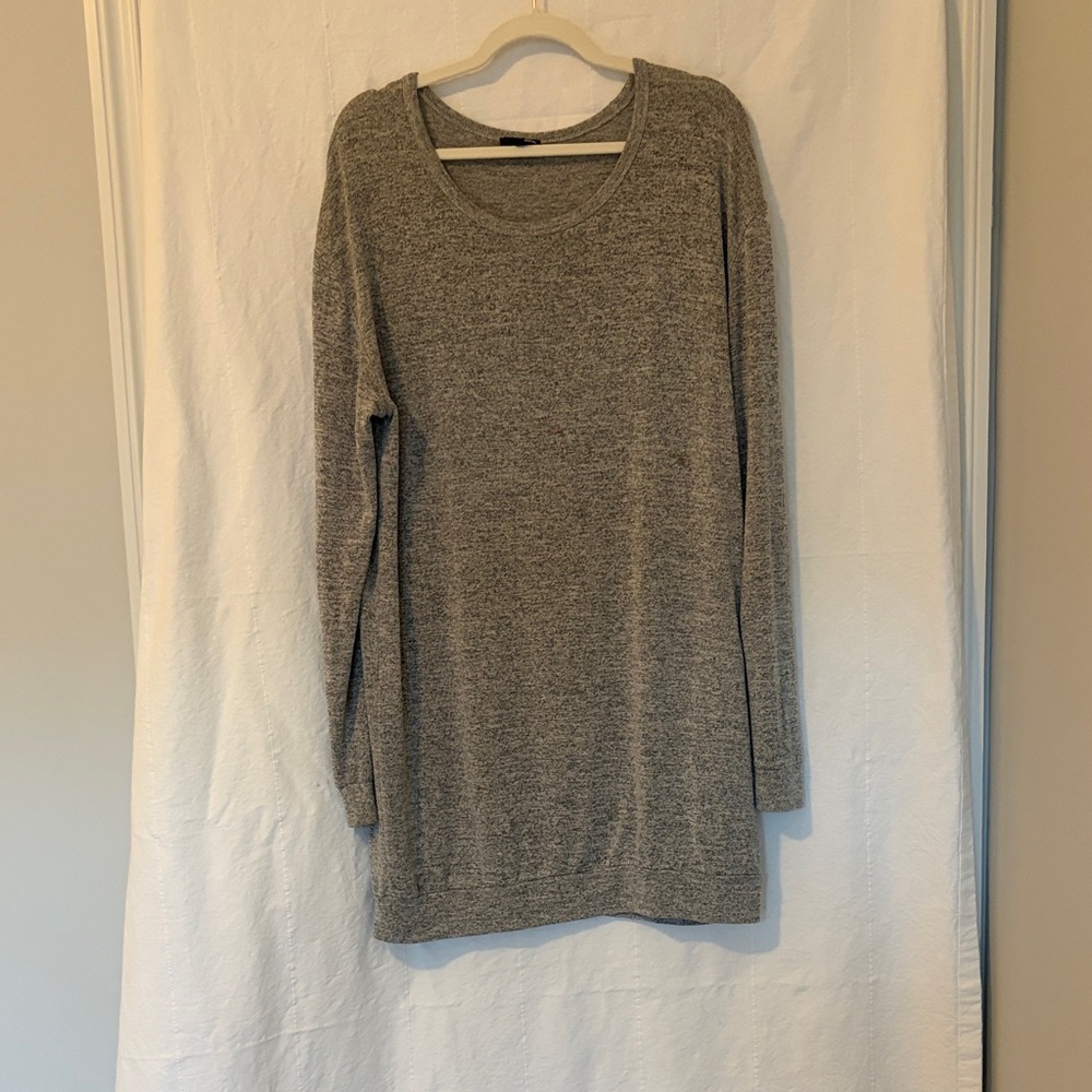 HALF PRICE Wilfred Free Heather Gray Long Sleeve Top, Large